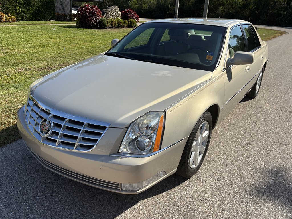 2007 Cadillac DTS V8's photo