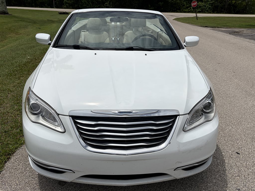 2013 Chrysler 200 Touring - Photo 26