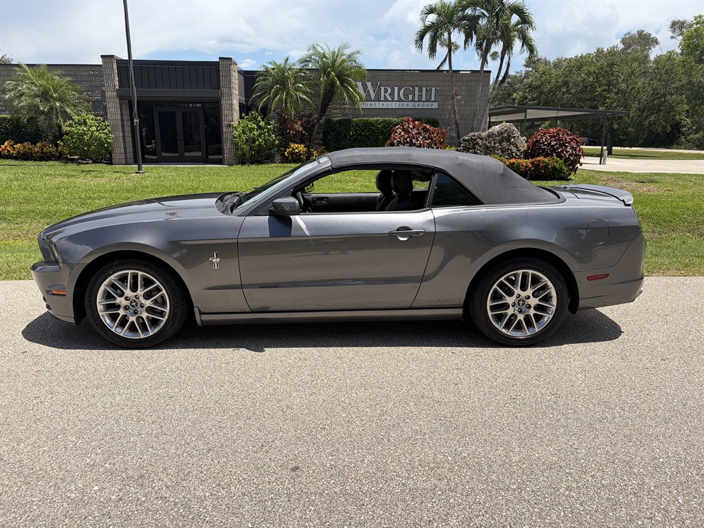 2014 Ford Mustang V6 Premium - Photo 8
