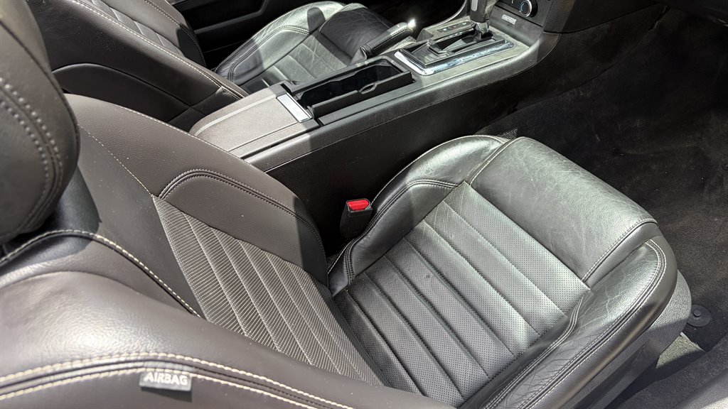 2014 Ford Mustang V6 Premium - Photo 18