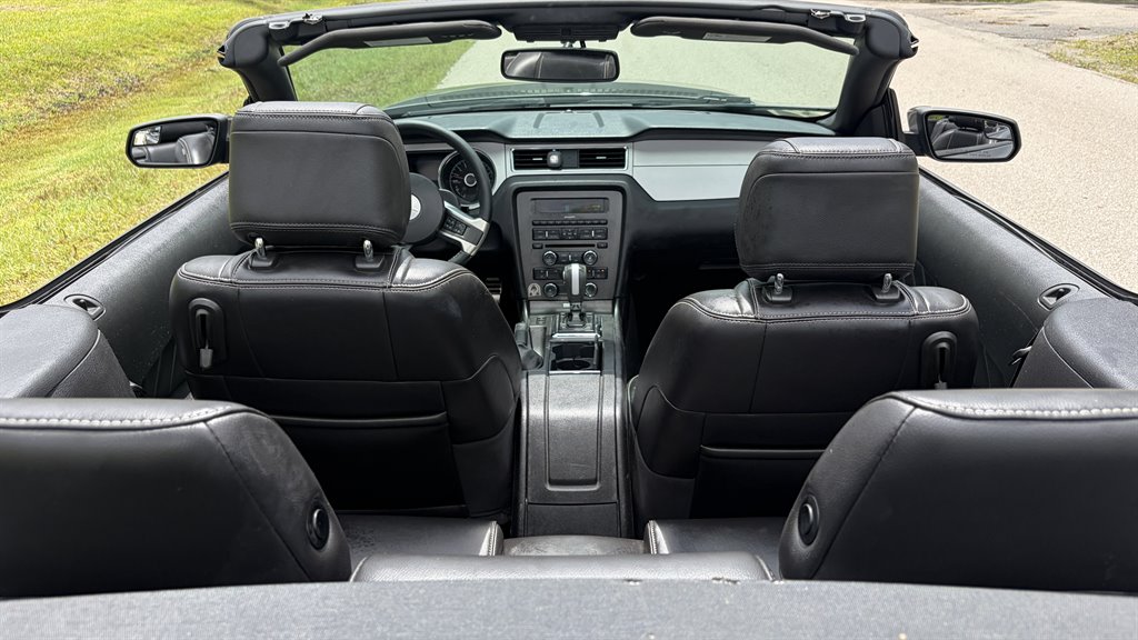 2014 Ford Mustang V6 Premium - Photo 34